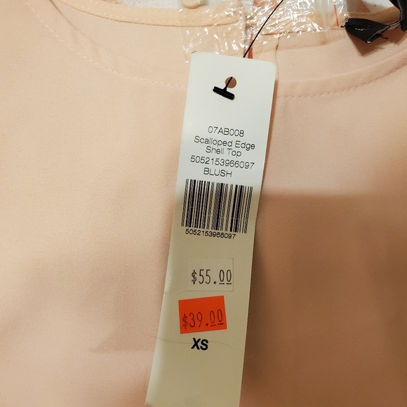 Scallop Edge Top - Picture 5 of 5